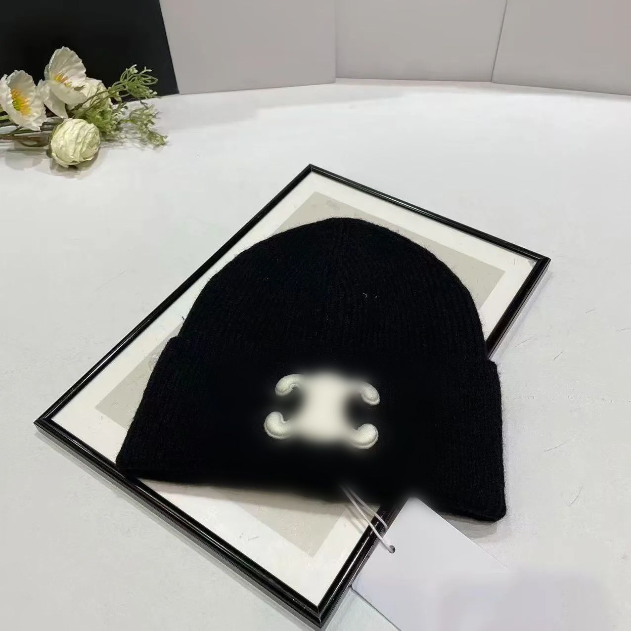 Designer beanie good material embroidery Luxury Knitted Hat Classic UNISEX trend autumn winter Elegance versatile temperament Casual fashion very nice - 1 of 8