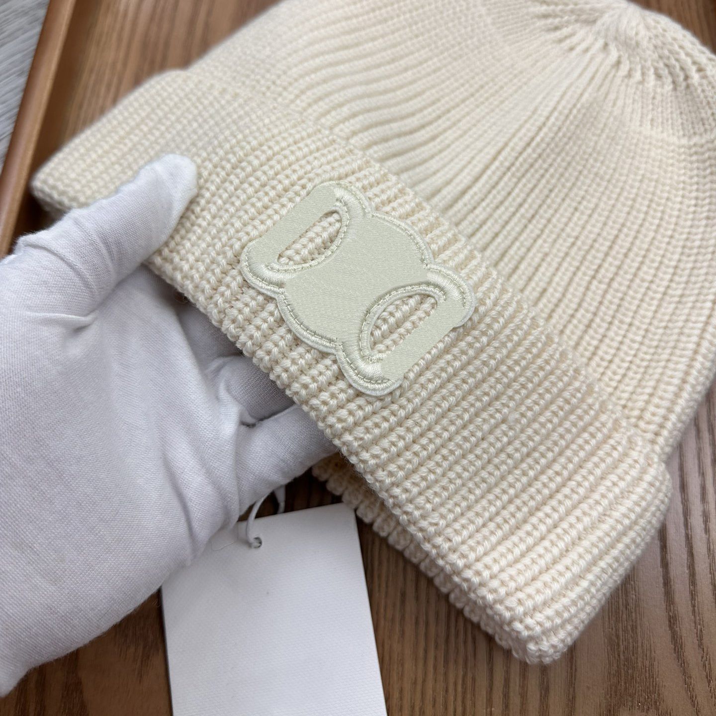 2026 TOP designer beanie good material embroidery Luxury Knitted Hat Classic UNISEX trend autumn winter Elegance versatile temperament Casual fashion very nice - 3 of 5