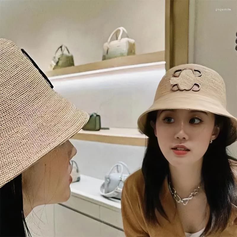 Wide Brim Hats Summer Bucket Designer Raffia Bonnets For Women Beach Grass Woven Caps Anagram Straw Hat Flat Cap - 3 of 4