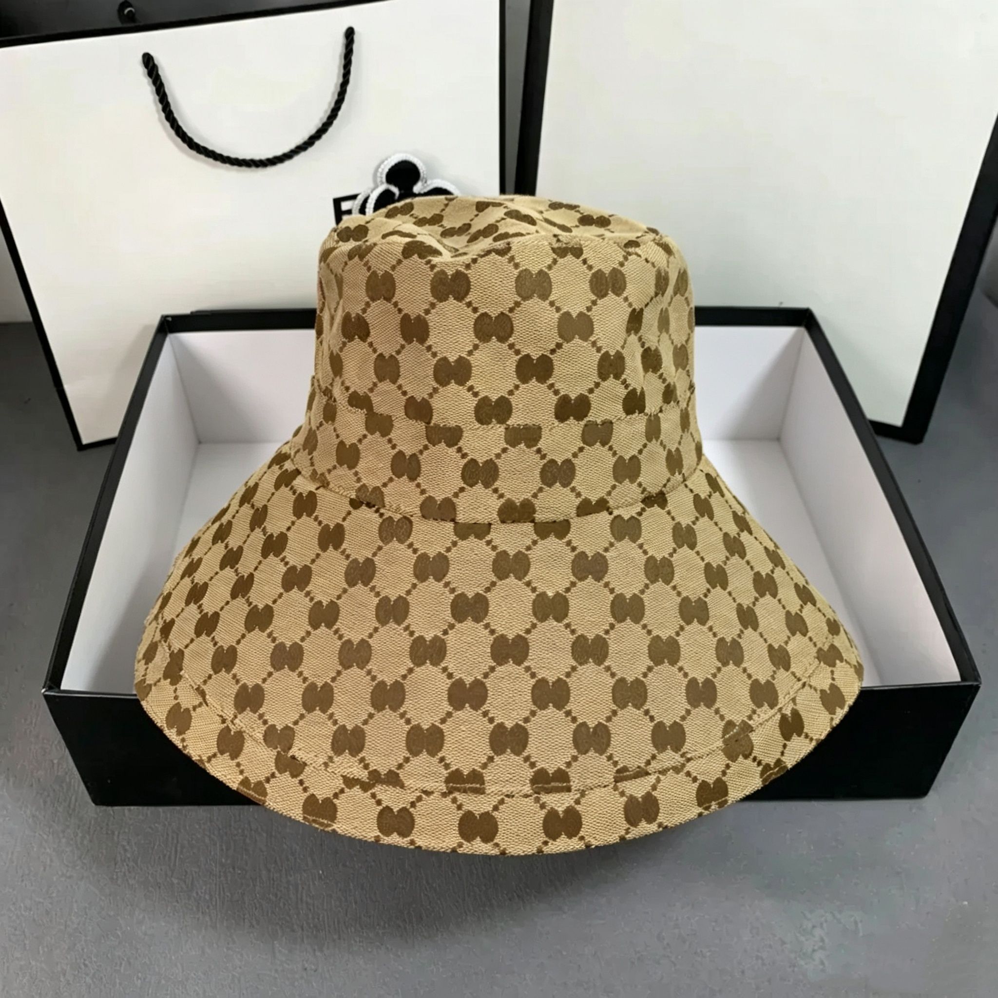 Designer Bucket Hat Wide Brim Hats Solid Color Letter Sunhats Fashion Party Trend Travel High Quality Hundred Hat Top - 1 of 5