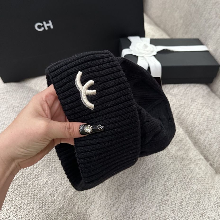 Winter knitted beanie Designer cap fashionable bonnet dressy autumn hats for men skull outdoor womens hat cappelli travel skiing wholesale price Knitted 2026 - 2 of 5