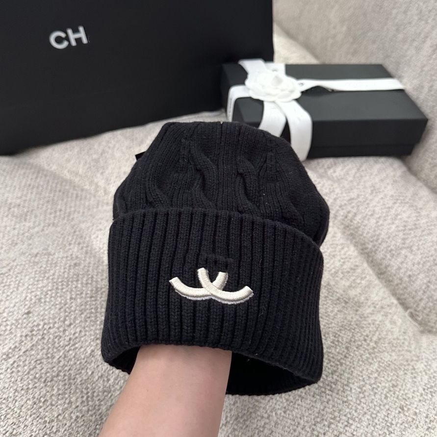 Winter knitted beanie Designer cap fashionable bonnet dressy autumn hats for men skull outdoor womens hat cappelli travel skiing wholesale price Knitted 2026 - 3 of 5