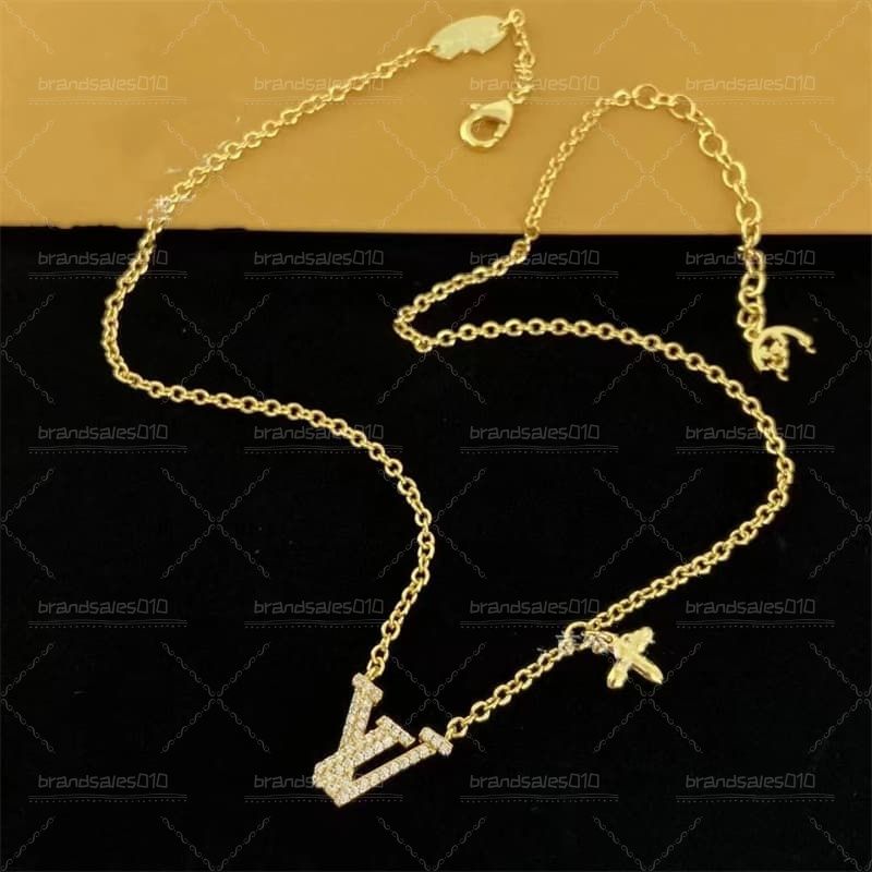 Designer Gold For Women Pendant Elegant L Necklaces High Quality Wedding Jewellery Letters Jewelry Party Gift Necklace - 3 of 5
