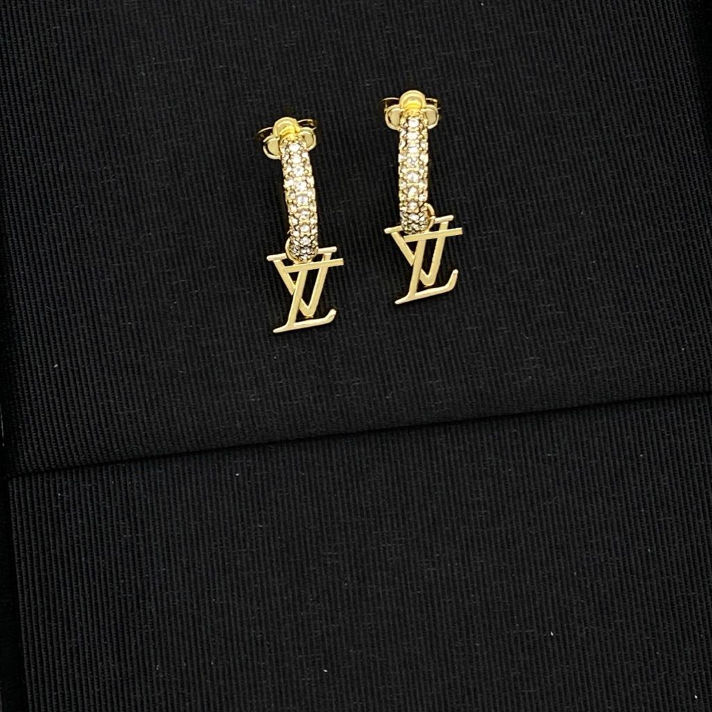 Fashion Women Brass Designer Gold Plated Copper Earrings Flower Letter Stud Crystal Pearl Wedding Jewelry Never Fading - 7 of 7