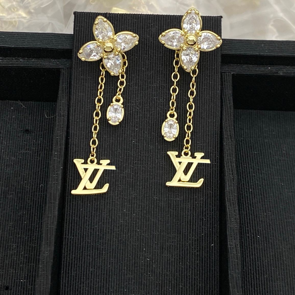 Fashion Women Brass Designer Gold Plated Copper Earrings Flower Letter Stud Crystal Pearl Wedding Jewelry Never Fading - 5 of 7