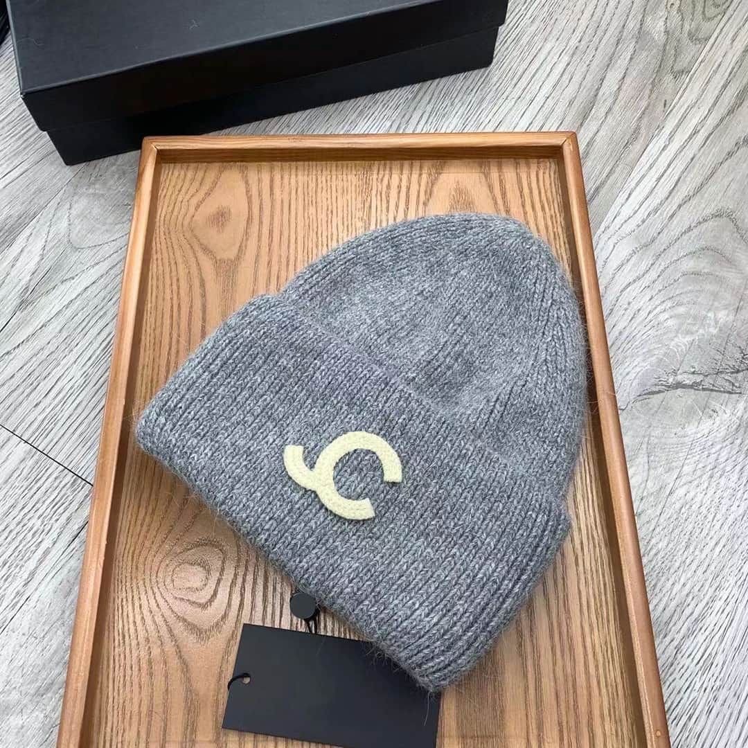 Designer Luxury Temperament Versatile Beanie Knitted Warm Scarves Letter Pure Colour Design Gift Hat Dust Bag 8 Colors Very Good - 7 of 7