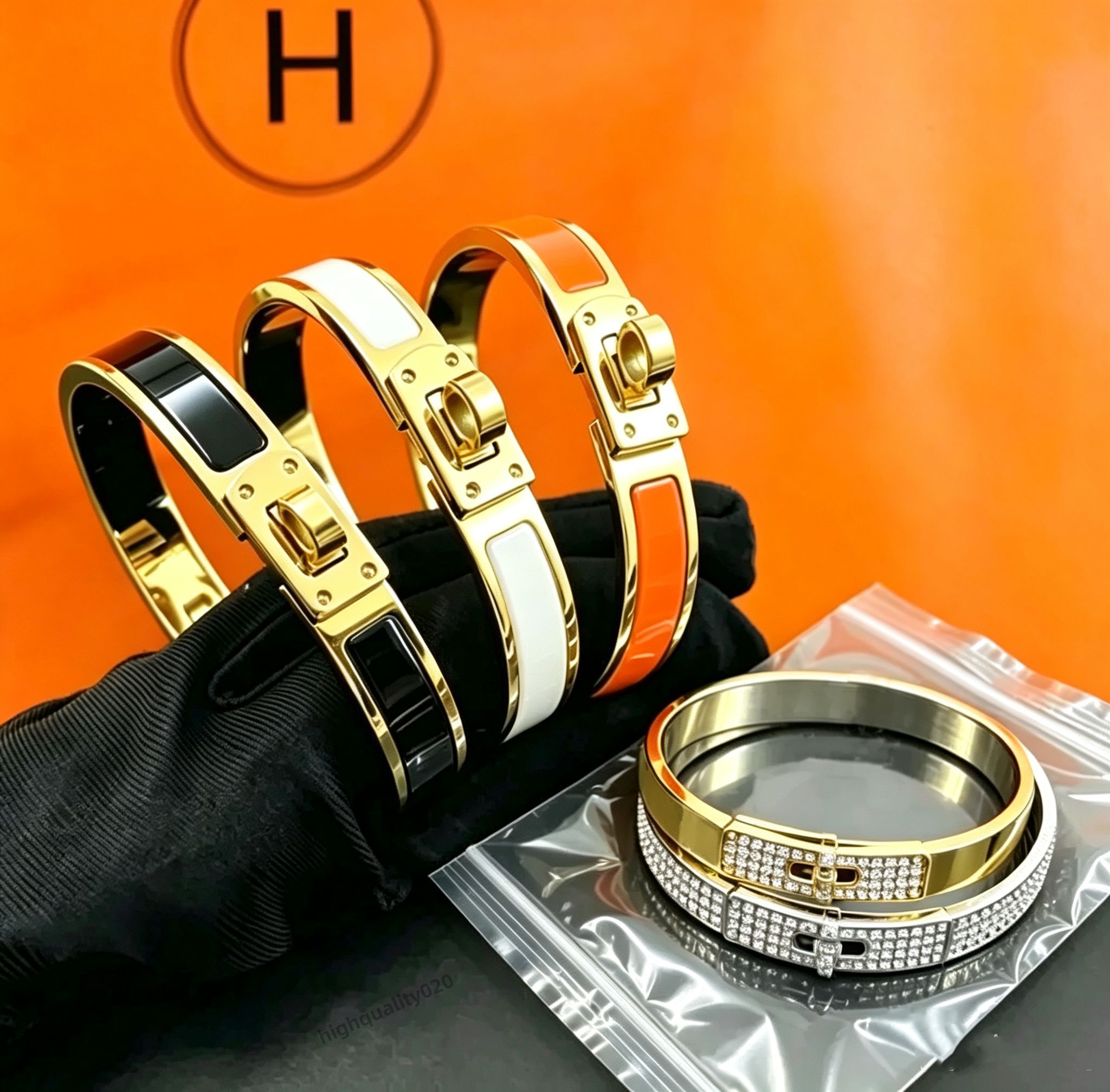 H Designer Bracelets Lock Bangle Designer Enamel Stainless Steel Luxury Jewlery For Women Bracelet Classical Fashion Black White Pink - 1 of 8
