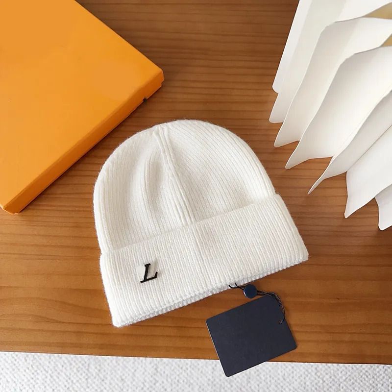 Designer Beanie Hat Knitted Winter Bonnet Woolen Women Men Warm Beanies Hats Female Bonnets Cap - 1 of 6