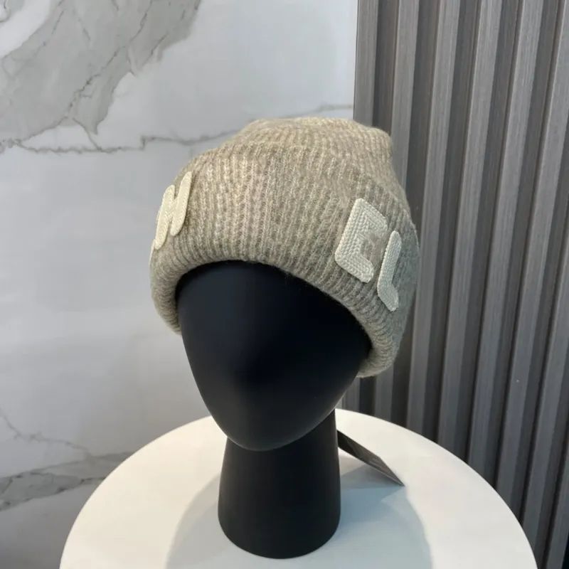 Womens Designer Beanies Winter Autumn Mens Wool Bonnet Luxury Warm Fitted Double Letters Soft Cashmere Street Fashion Beanie Hats nice - 5 of 7